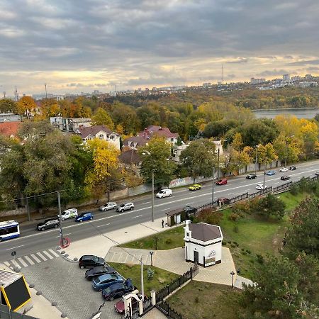 Luxury Apartment In The Superb Location Chisinau Exterior foto